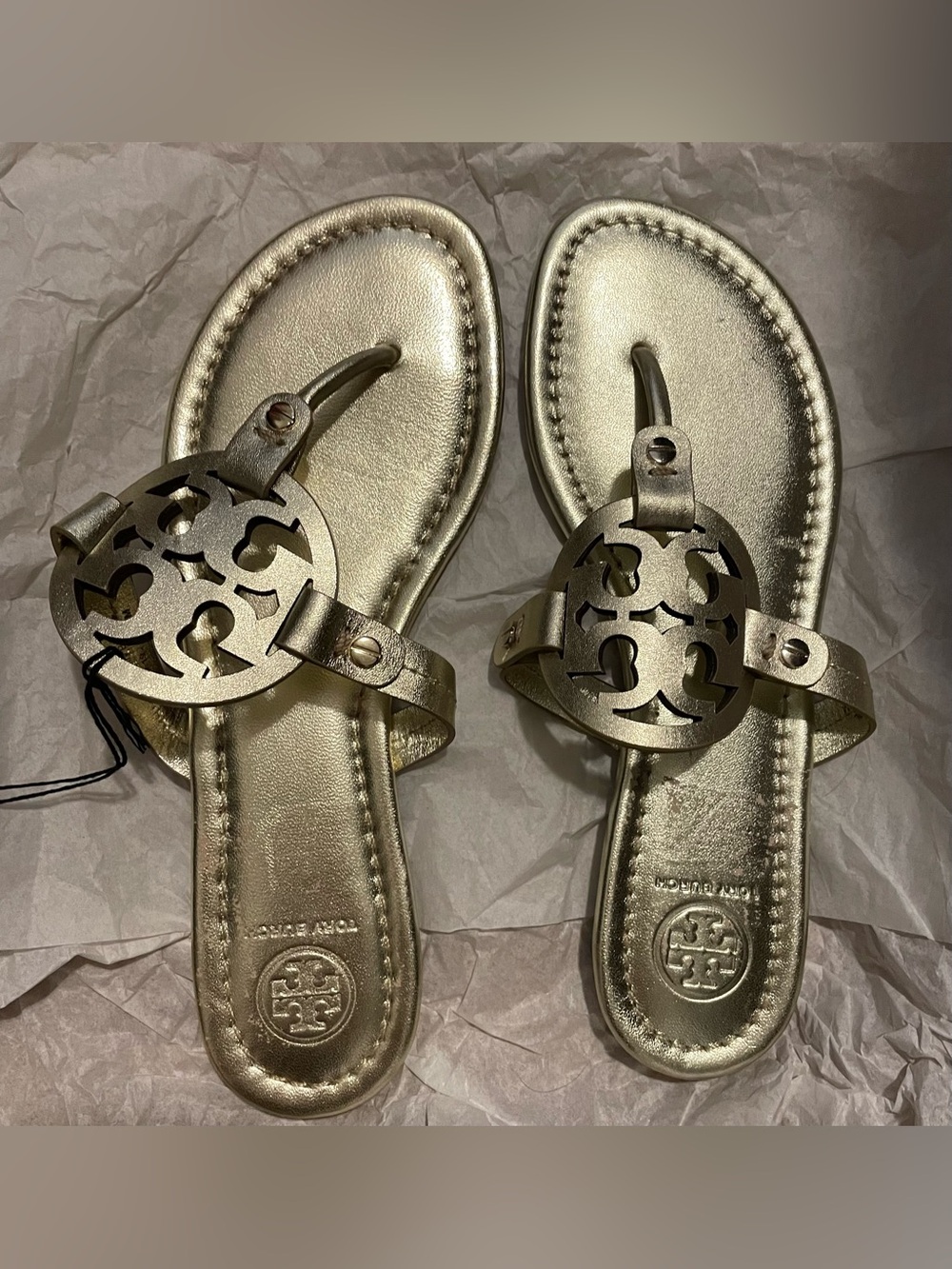 NEW Tory Burch MILLER METALLIC SANDAL Gold Mismatched size 6.5 & 7 - Picture 2 of 2